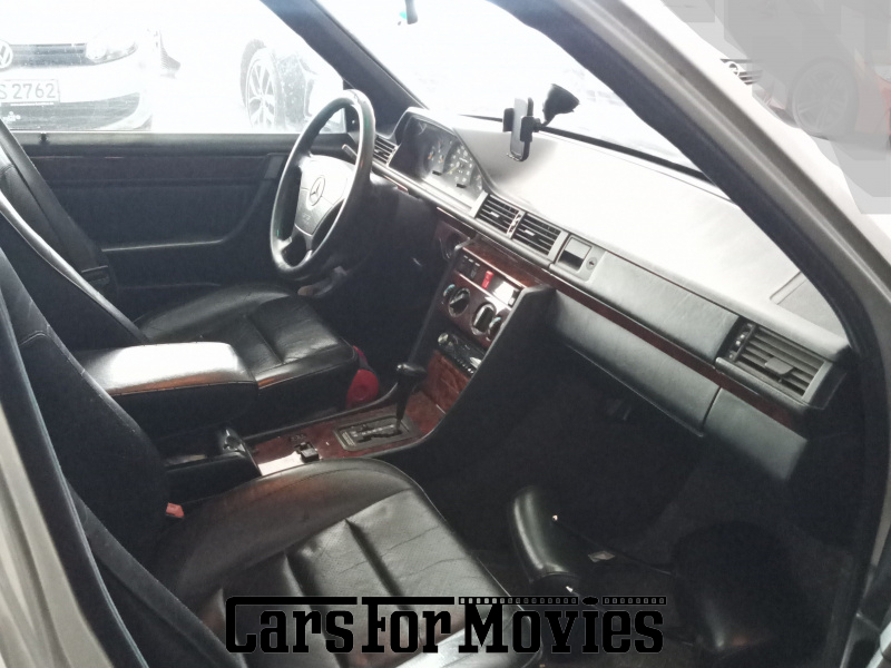 CarsForMovies | Mercedes Benz 230 TE 1992 Deutschland Silber Schwarz Zivilfahrzeug Kombi Berlin 6890 Schiebedach leder